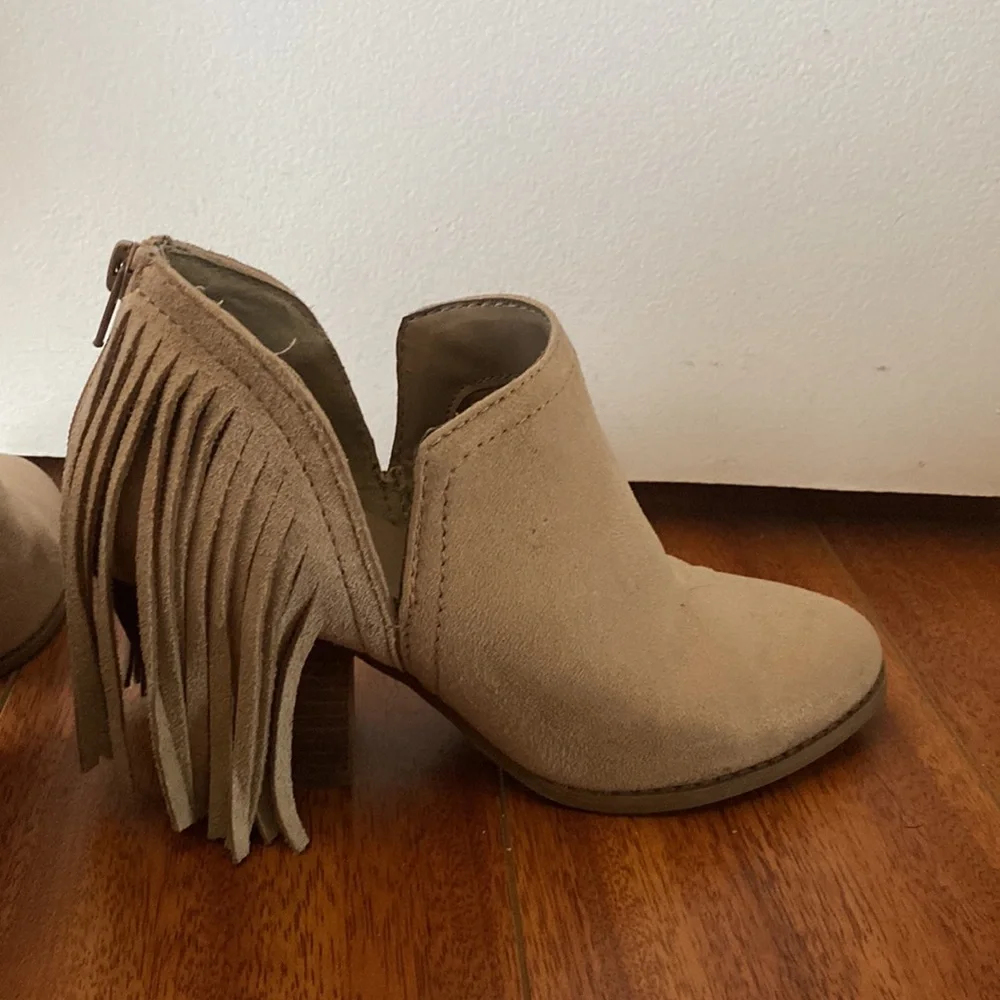 Carlos by Carlos Santana Cleo Fringe Booties - Picture 3 of 9
